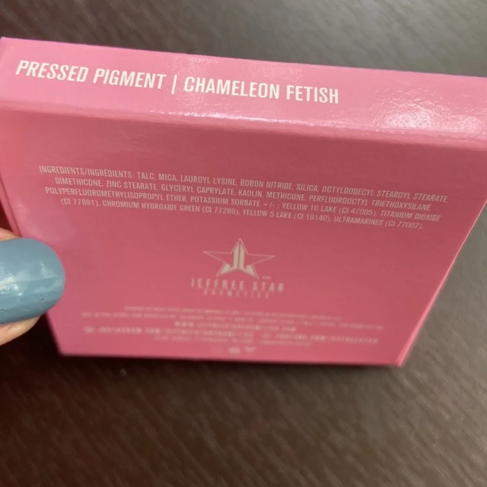 NEW! JEFFREE STAR Pressed Pigment Eye Shadow Single CHAMELEON FETISH GreenYellow